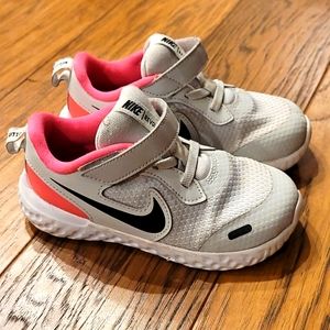 Nike revolution shoes toddler/kid size 10